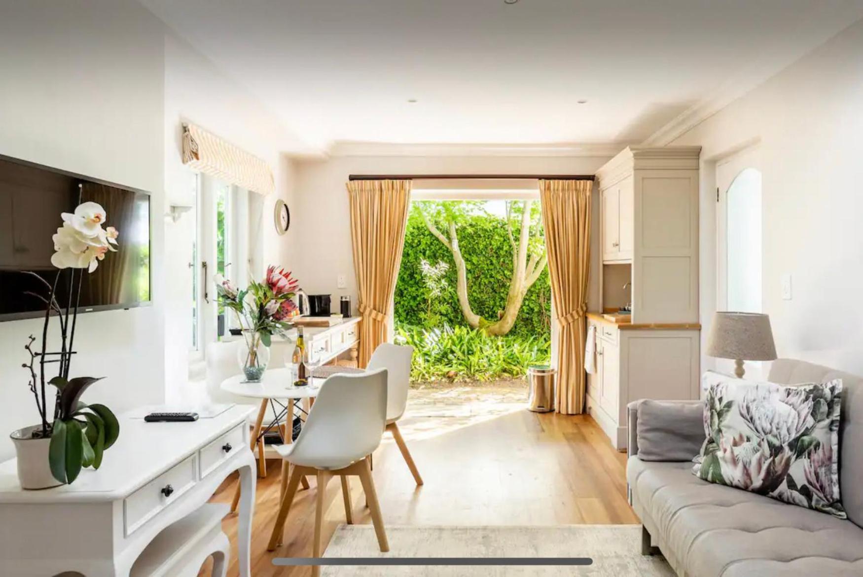 Guest Suite - Leafy Constantia Guest House Cidade Do Cabo Exterior foto